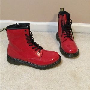 Beautiful cherry red dr. Martens. Patent leather 6